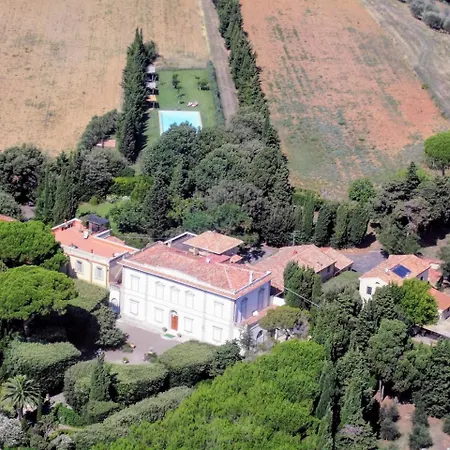 Villa Rosignano Solvay-castiglioncello Sleeps 12 Castiglioncello