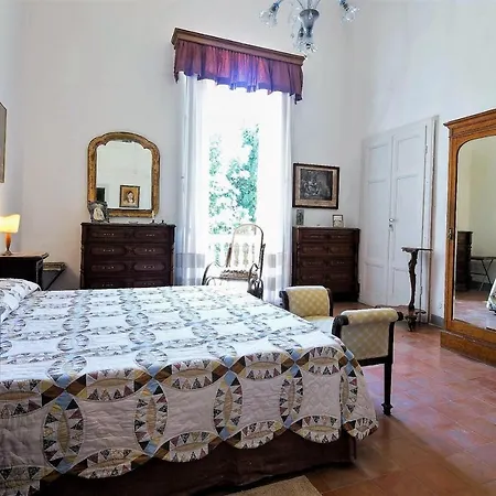 Villa Rosignano Solvay-castiglioncello Sleeps 12 Castiglioncello